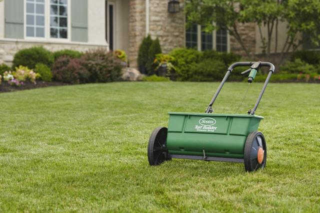 Scotts Turf Builder Classic Drop Spreader - Holds Up to 10,000 sq. ft. of Scotts Lawn Product