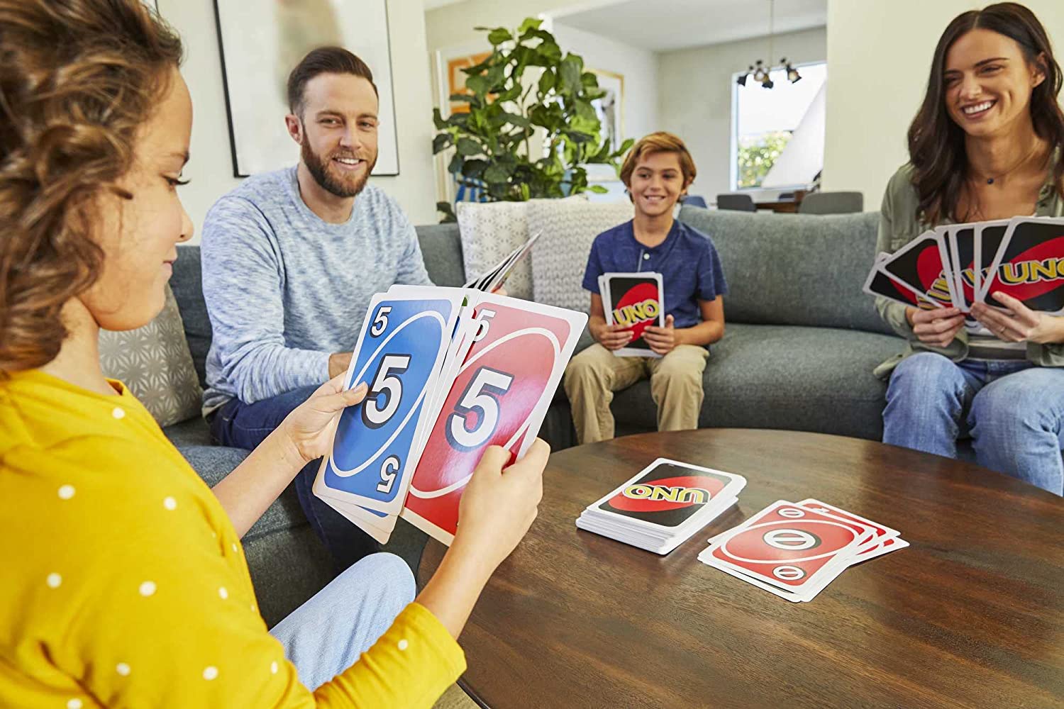 Giant UNO Family Card Game - with 108 Oversized Cards and Instructions
